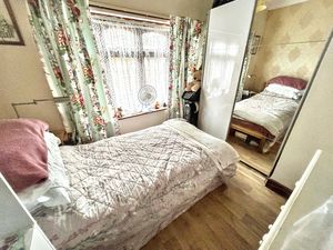 Bedroom- click for photo gallery